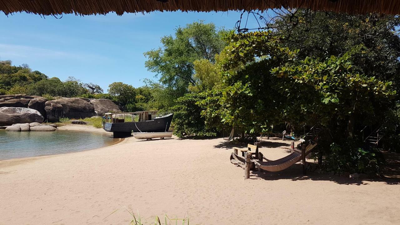 Mufasa Eco Lodge Monkey Bay Exteriör bild