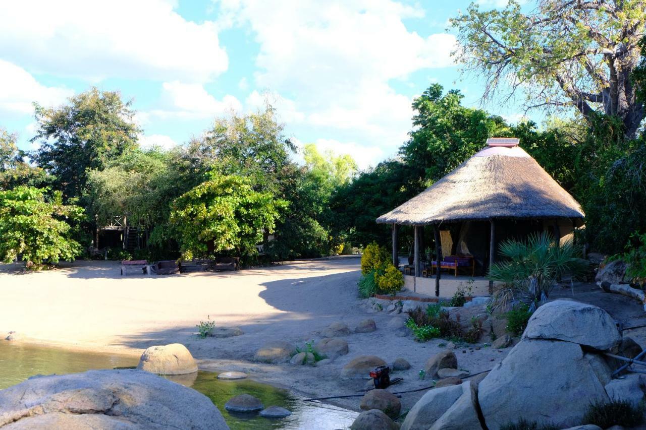 Mufasa Eco Lodge Monkey Bay Exteriör bild