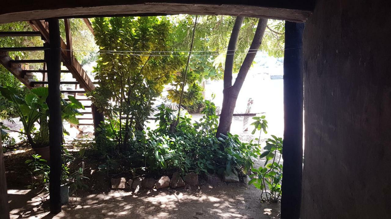 Mufasa Eco Lodge Monkey Bay Exteriör bild