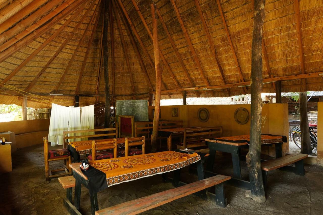 Mufasa Eco Lodge Monkey Bay Exteriör bild